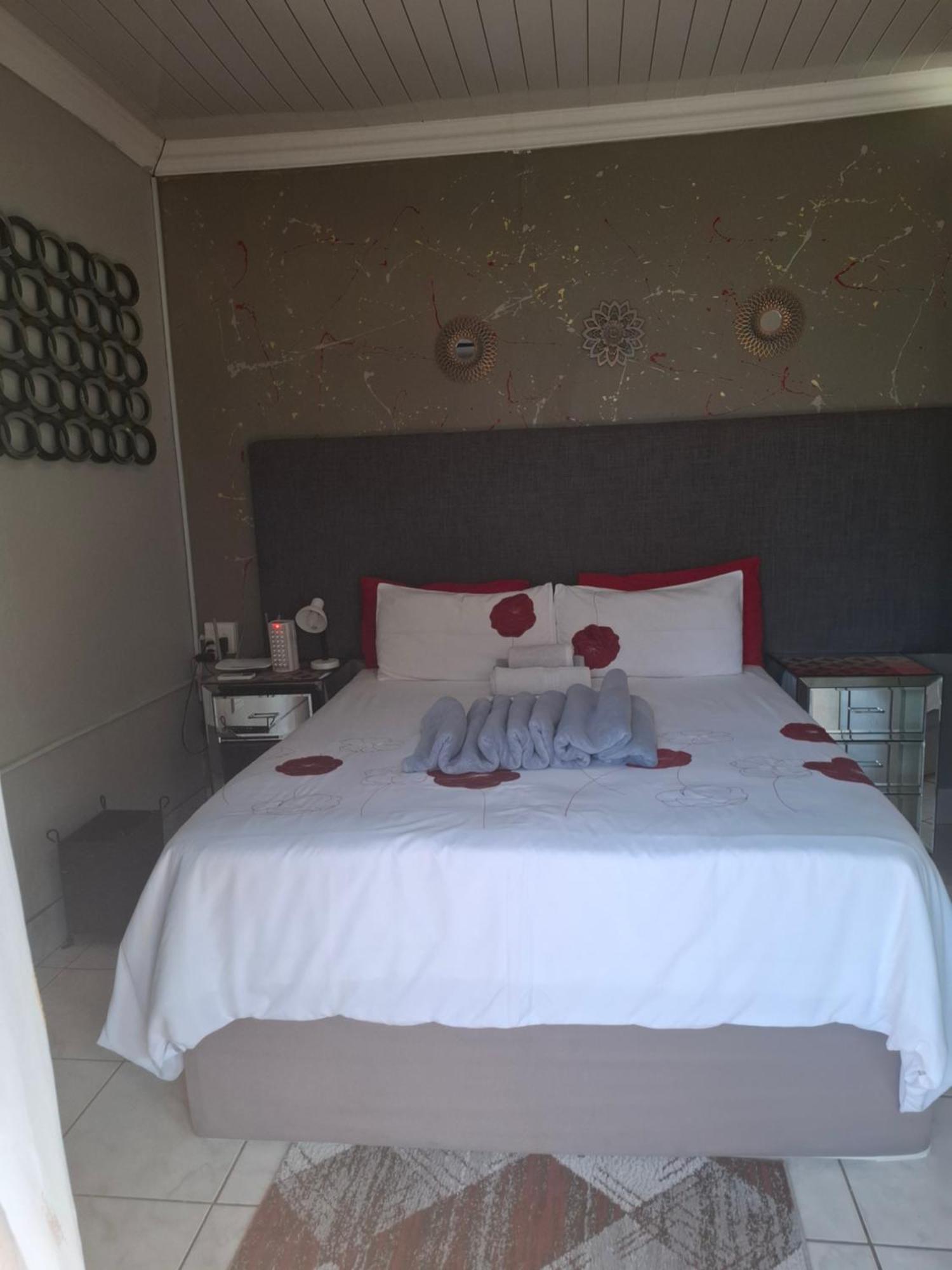 Mogwase Vicky B Bed And Breakfast المظهر الخارجي الصورة