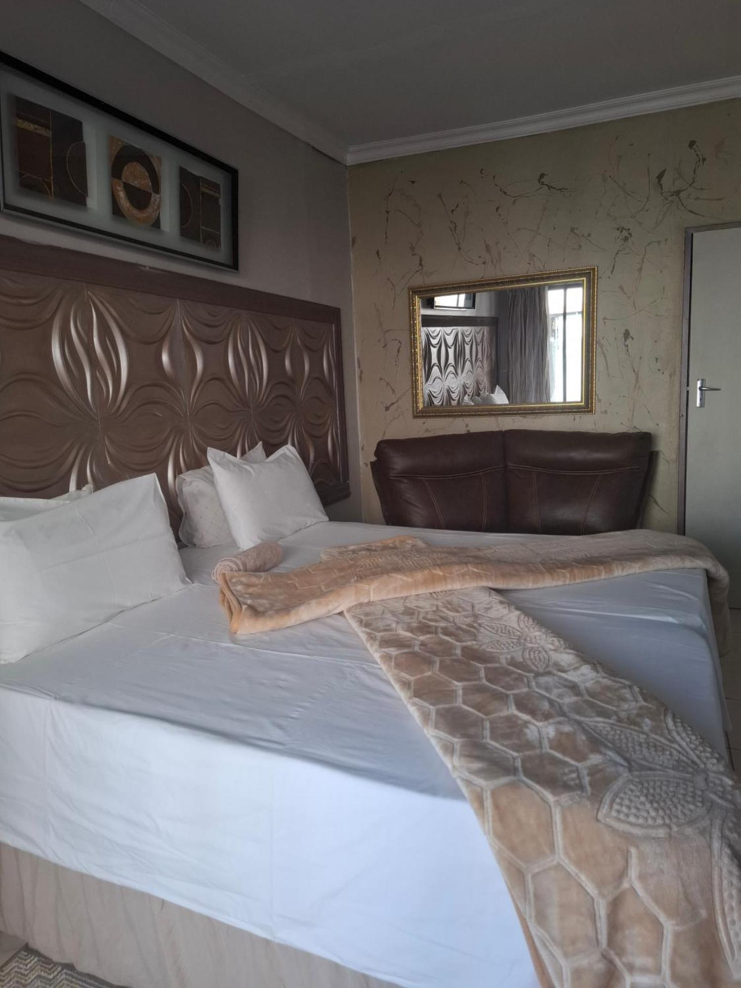 Mogwase Vicky B Bed And Breakfast المظهر الخارجي الصورة