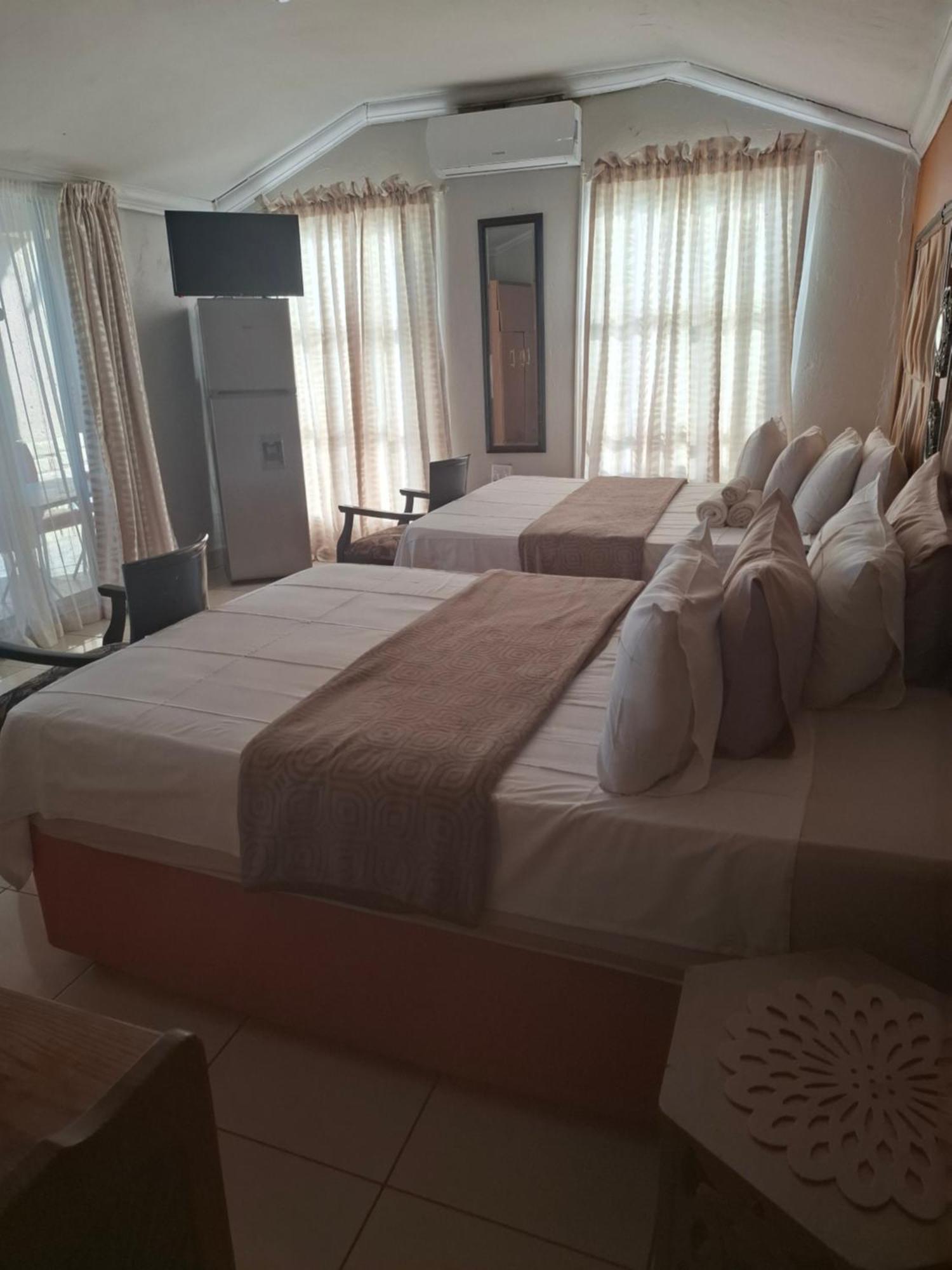 Mogwase Vicky B Bed And Breakfast المظهر الخارجي الصورة