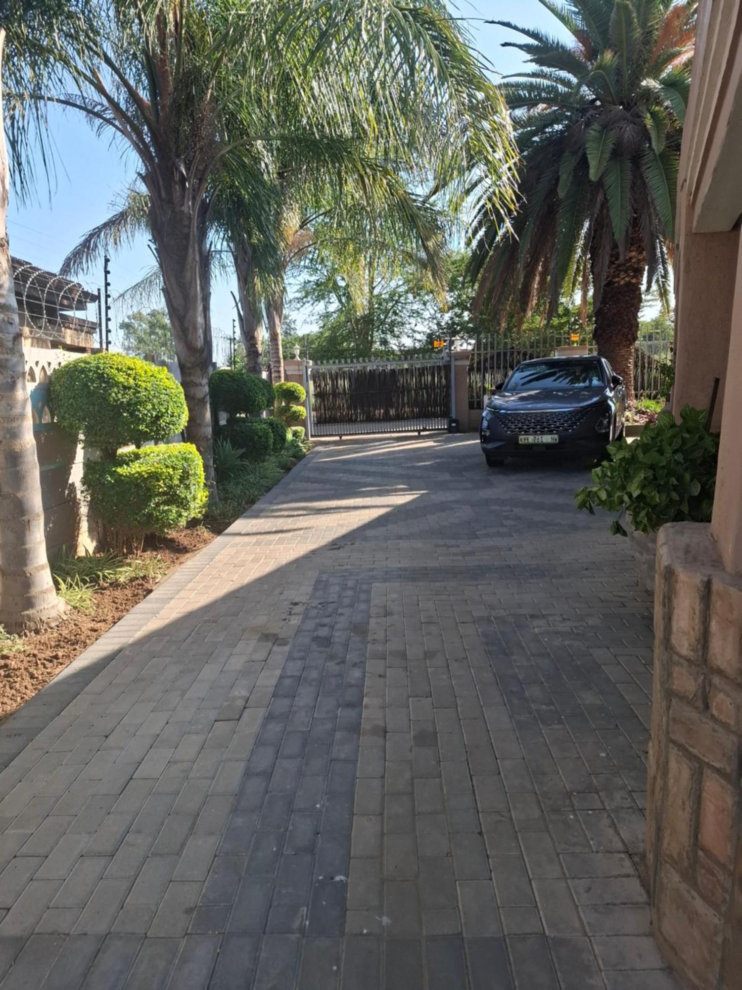 Mogwase Vicky B Bed And Breakfast المظهر الخارجي الصورة