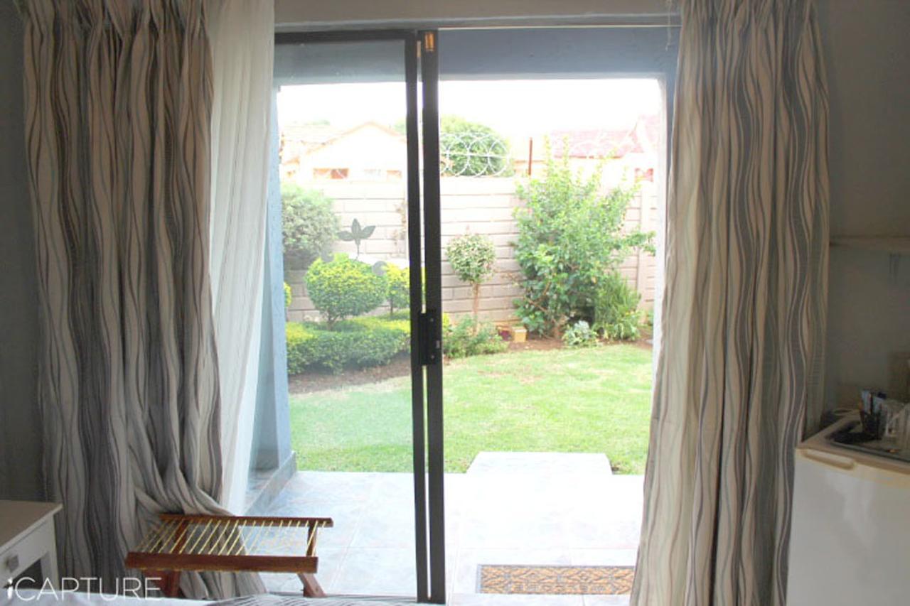 Mogwase Vicky B Bed And Breakfast المظهر الخارجي الصورة